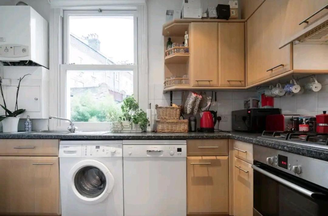 Stylish Room With Private Bath & Terrace In Super Central Clapham Junction Minutes From Victoria, Waterloo Londra Exterior foto